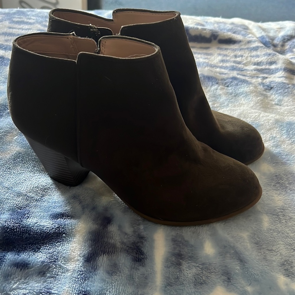 Old Navy dress boots with a heel